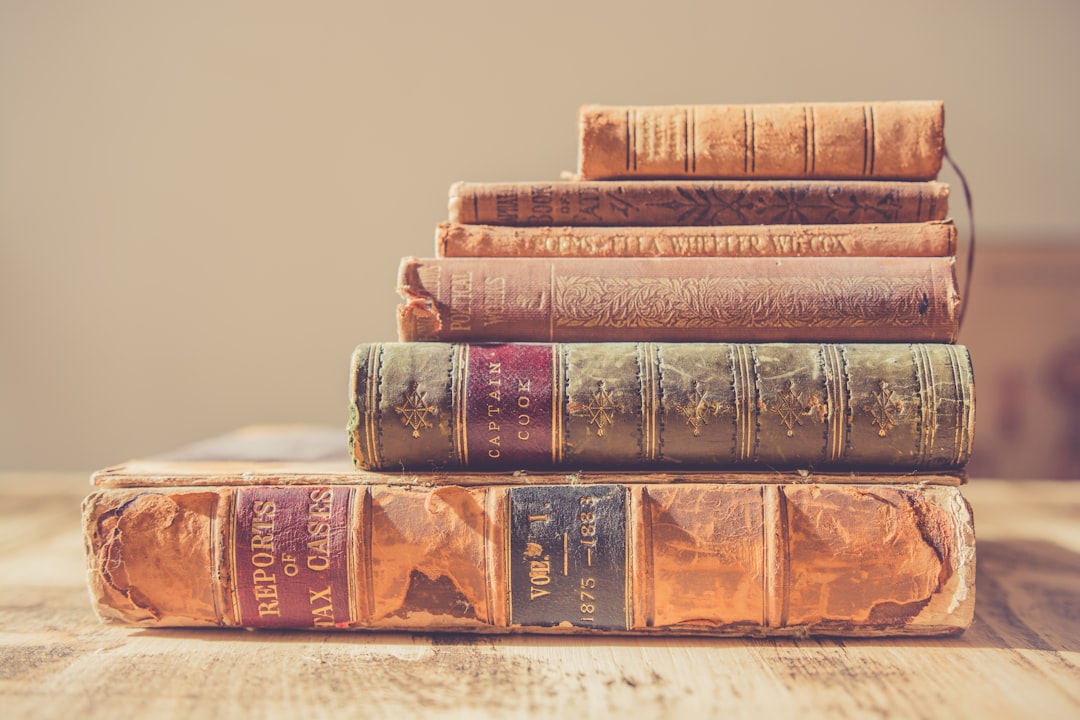 Antiquarische Bücher verkaufen: Plattformen & Preisfindung